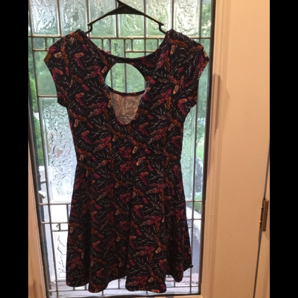 Charlotte Russe midi short sleeve dress. Pink bag - Picture 3 of 3